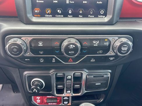 Used 2023 Jeep Gladiator Rubicon w/ LED Lighting Group AWD/4WD image 24