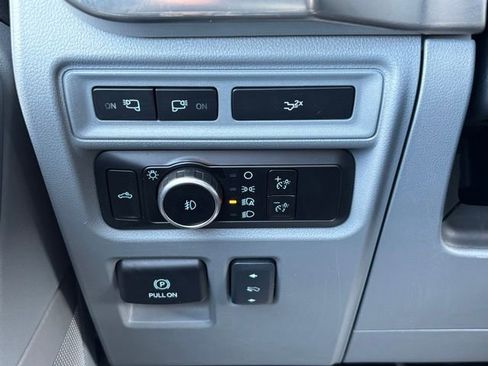 Used 2023 Ford F150 Lariat image 39