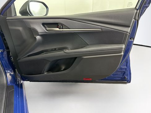Used 2025 Toyota Camry SE FWD image 31