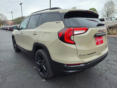 Used 2023 GMC Terrain SLT w/ Tech Package AWD/4WD image 3
