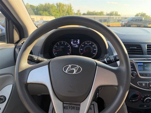 Used 2017 Hyundai Accent SE FWD image 16