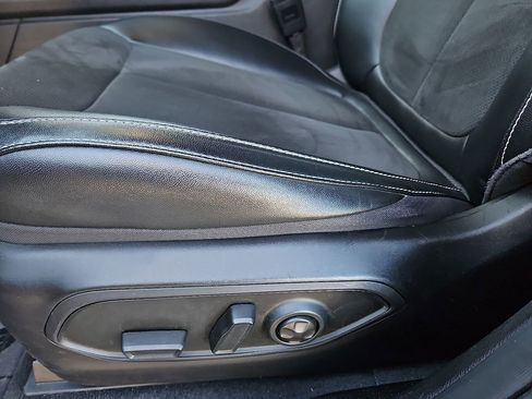 Used 2024 Jeep Grand Cherokee L Altitude image 24