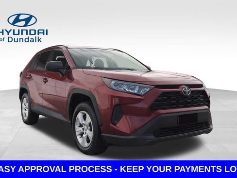 Used 2020 Toyota RAV4 LE FWD image 3