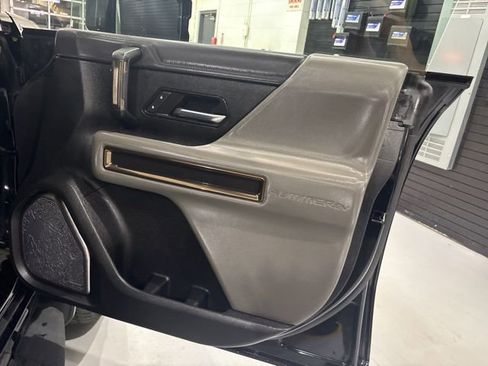 Used 2024 GMC Hummer EV 3X w/ LPO, Sport Package image 28