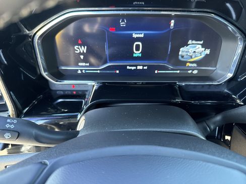 Used 2025 Chevrolet Silverado 2500 ZR2 w/ Technology Package image 20