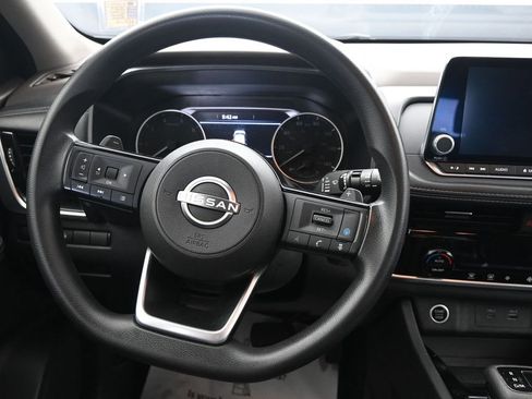 Used 2023 Nissan Rogue SV image 27