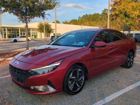Used 2023 Hyundai Elantra Limited image 2