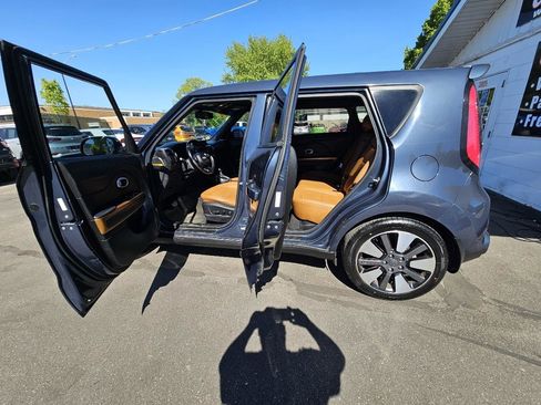 Used 2016 Kia Soul ! w/ Umber Package 1 FWD image 23