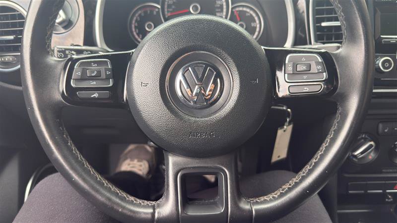 Used 2014 Volkswagen Beetle 1.8T FWD image 21