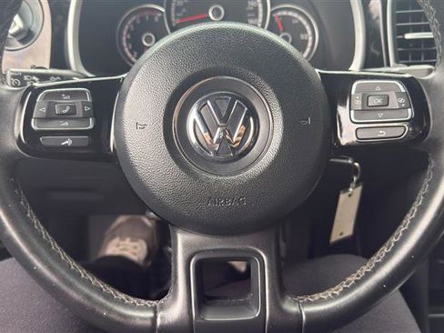 Used 2014 Volkswagen Beetle 1.8T FWD image 21