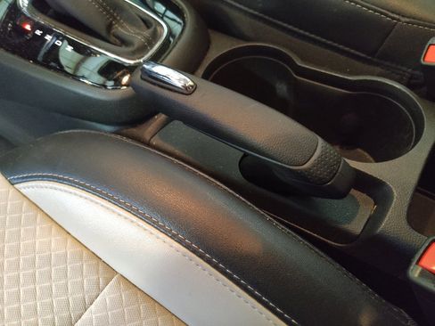 Used 2021 Buick Encore Preferred w/ Safety Package II image 26