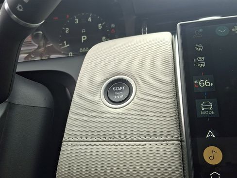 New 2025 Land Rover Discovery Sport Dynamic SE AWD/4WD image 18