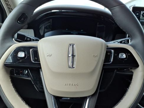 Used 2023 Lincoln Corsair AWD w/ Equipment Group 101A image 21