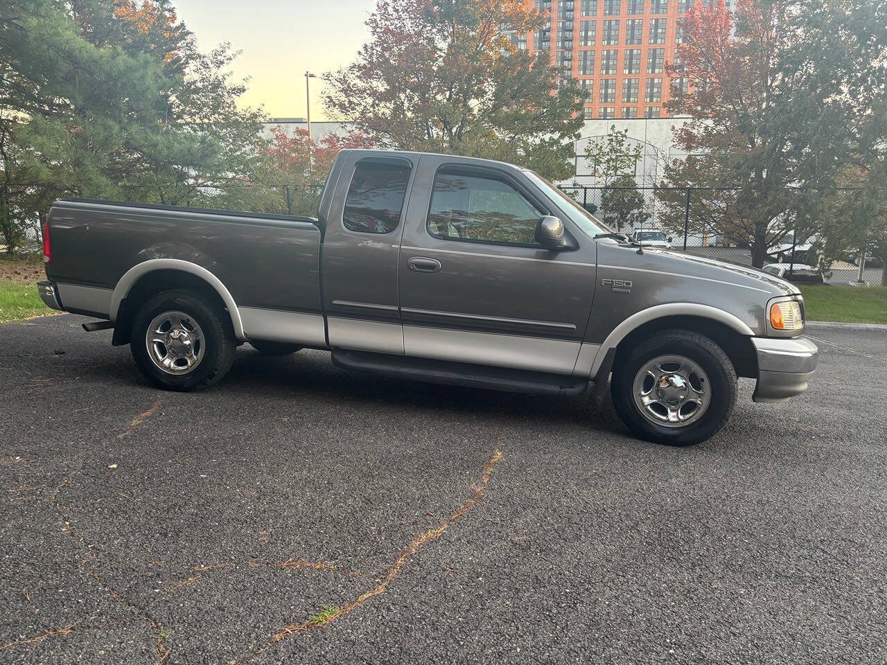 Used 2002 Ford F150 King Ranch RWD image 3