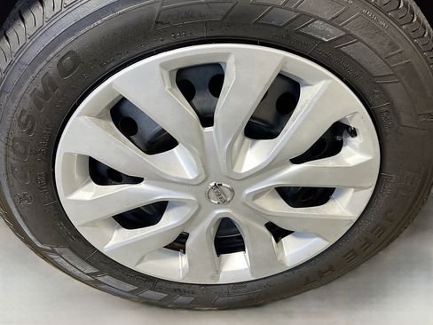 Used 2017 Nissan Rogue S image 14