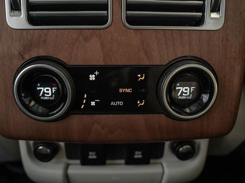 Used 2020 Land Rover Range Rover HSE image 10