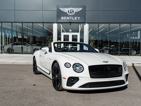 Used 2022 Bentley Continental GT image 15