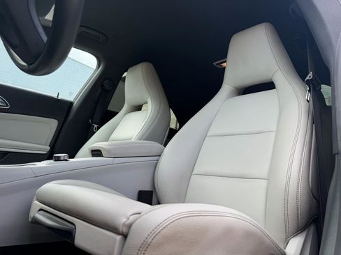 Used 2018 Mercedes-Benz CLA 250 4MATIC image 11