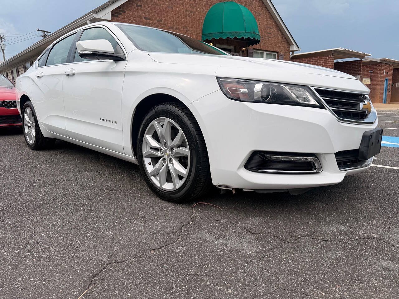 Used 2018 Chevrolet Impala LT FWD image 5
