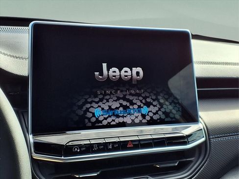 New 2026 Jeep Compass Latitude image 11