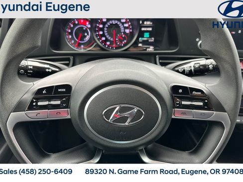 Used 2022 Hyundai Elantra SEL image 26