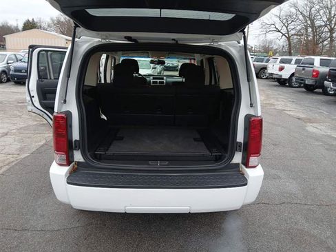 Used 2011 Dodge Nitro SXT image 11