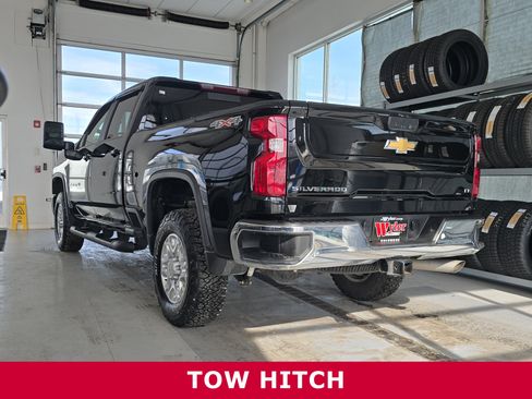 Used 2024 Chevrolet Silverado 2500 LT w/ Convenience Package image 7
