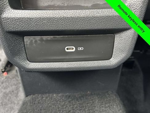 Used 2022 Volkswagen Taos SE AWD/4WD image 24