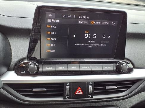 Used 2024 Kia Forte LXS w/ LXS Technology Package FWD image 5