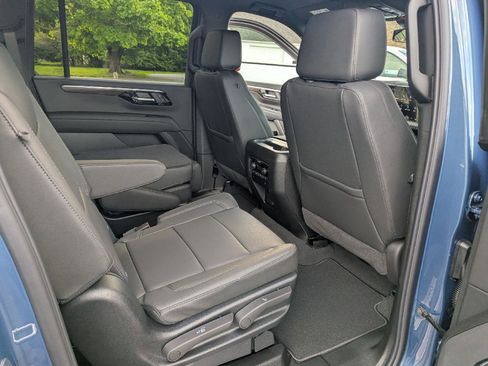 New 2026 Chevrolet Suburban LT w/ Comfort Package AWD/4WD image 50
