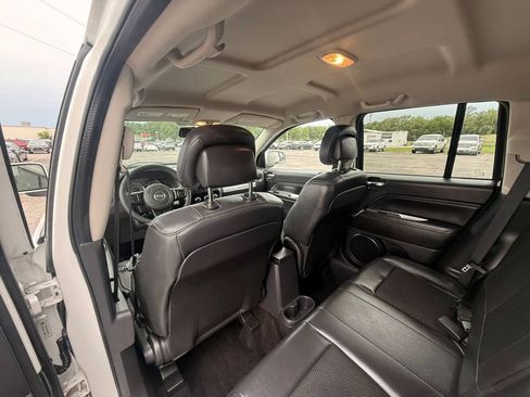 Used 2014 Jeep Compass Latitude AWD/4WD image 10
