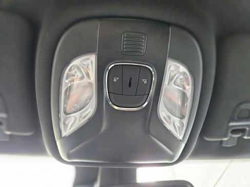 Used 2025 Jeep Compass Latitude AWD/4WD image 27