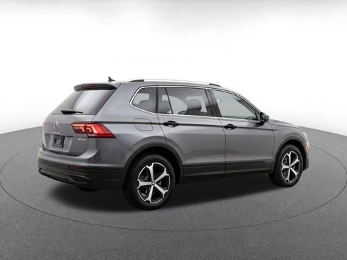 Used 2026 Volkswagen Tiguan SE AWD/4WD image 8