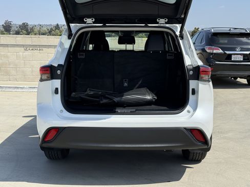 Used 2023 Toyota Highlander XLE FWD image 15