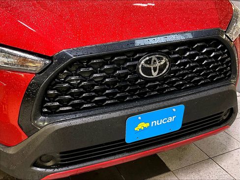 Used 2024 Toyota Corolla Cross LE image 32