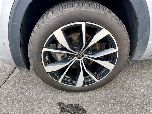 Used 2024 Volkswagen Atlas SEL Premium R-Line AWD/4WD image 7