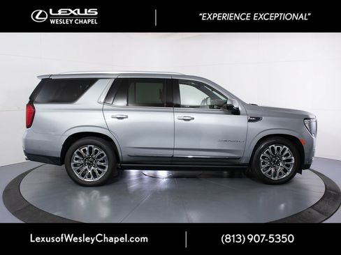 Used 2023 GMC Yukon Denali Ultimate AWD/4WD image 2