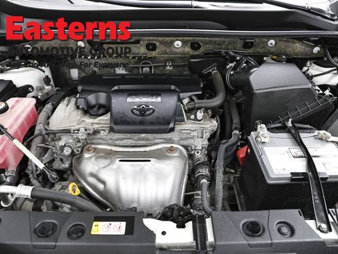 Used 2018 Toyota RAV4 XLE AWD/4WD image 7