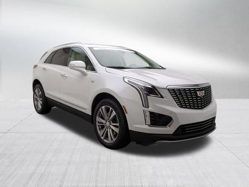 Certified 2024 Cadillac XT5 Premium Luxury w/ LPO, Floor Liner Package AWD/4WD image 3