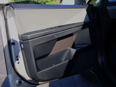 Used 2024 Tesla Cybertruck AWD Crew Cab image 25