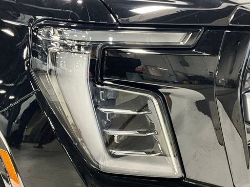 Used 2025 GMC Yukon AT4 w/ AT4 Premium Package AWD/4WD image 28