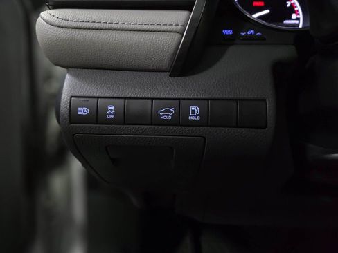 Used 2022 Toyota Camry LE image 27