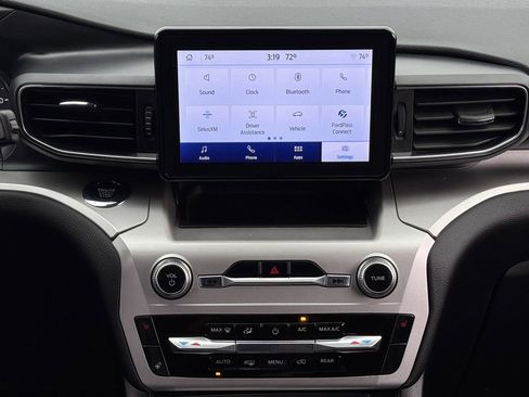 Used 2022 Ford Explorer XLT w/ Equipment Group 202A image 18