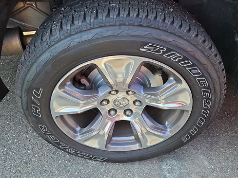 Used 2022 RAM 1500 Laramie AWD/4WD image 10