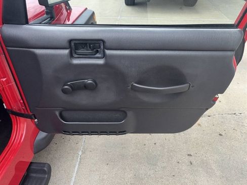 Used 2000 Jeep Wrangler Sport image 13
