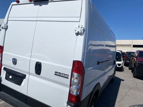 Used 2025 RAM ProMaster 2500 w/ Convenience Group FWD image 6