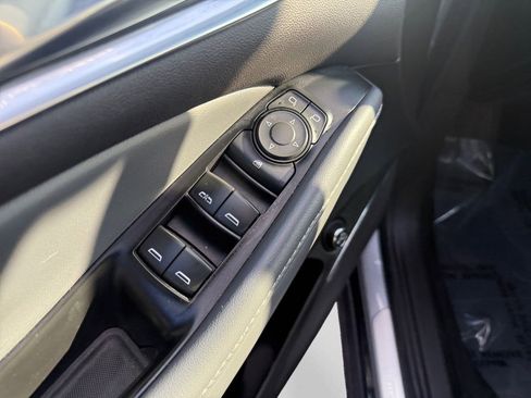 Used 2023 Buick Enclave Essence w/ Experience Buick Package image 10