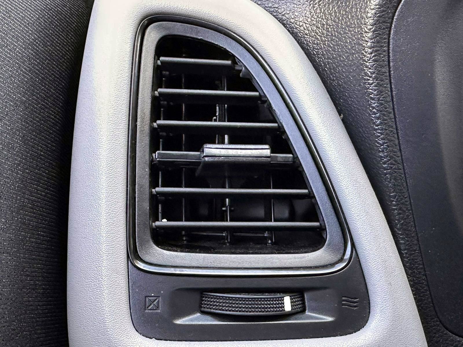 Used 2019 Honda HR-V LX image 28