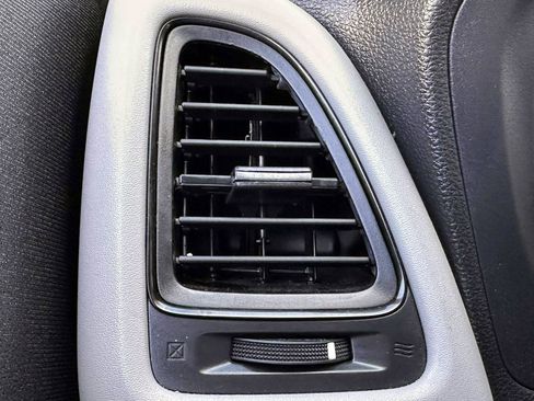Used 2019 Honda HR-V LX image 28