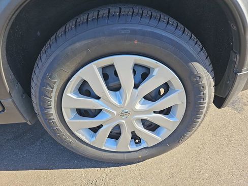 Used 2016 Nissan Rogue S image 37